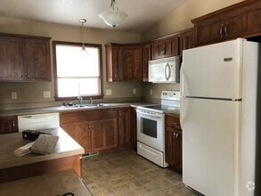 Building Photo - 508 S Whitewood Ave