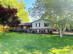 Building Photo - 204 Roy Dr