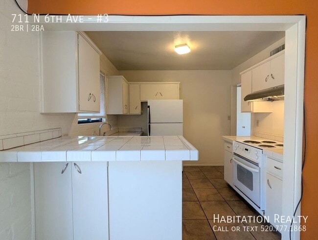 Building Photo - 711 N 6th Ave