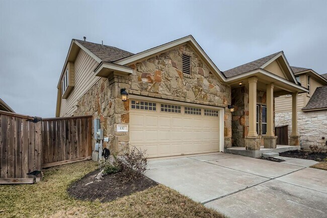 Building Photo - 137 Briar Park Dr