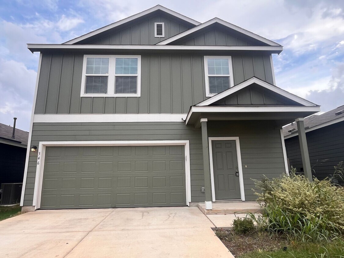 Foto principal - 2023 4 bed 2.5 bath with a fenced in backyard and attached garage