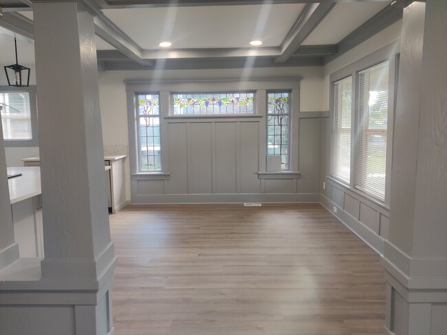 dining room - 10220 56th Ave S