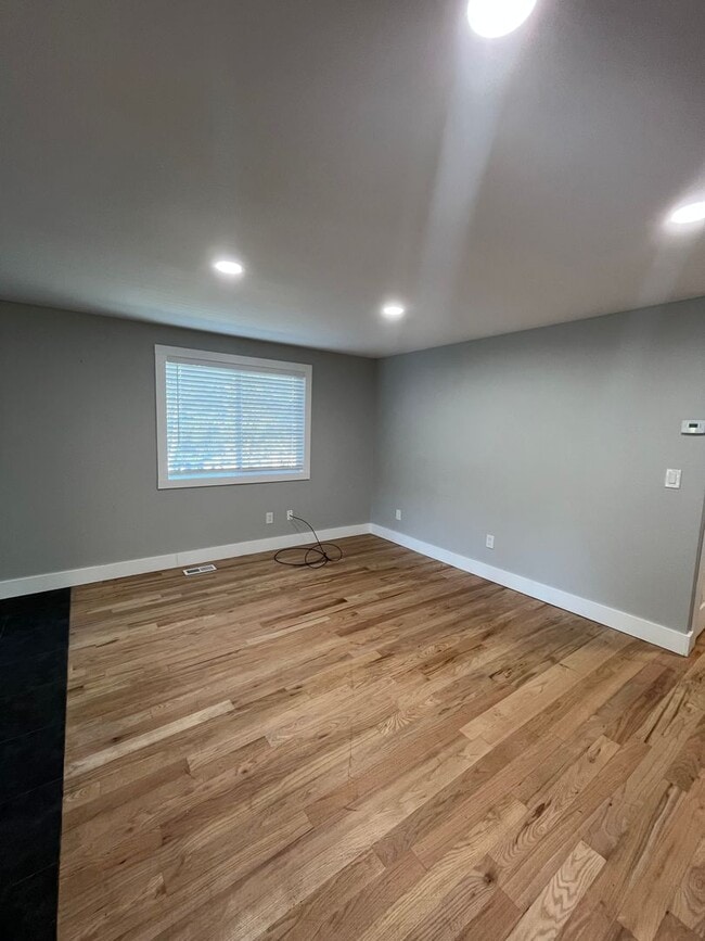 Building Photo - Discover Comfort and Elegance: Immaculate 4-Bedroom, 3-Bathroom Ranch Home Nestled in the Cotton ...