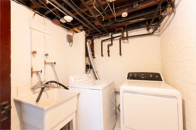 Foto del edificio - 317 Branch Ave