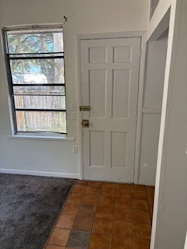 Foto del edificio - 3-Bedroom Home in Peaceful Malabar, FL