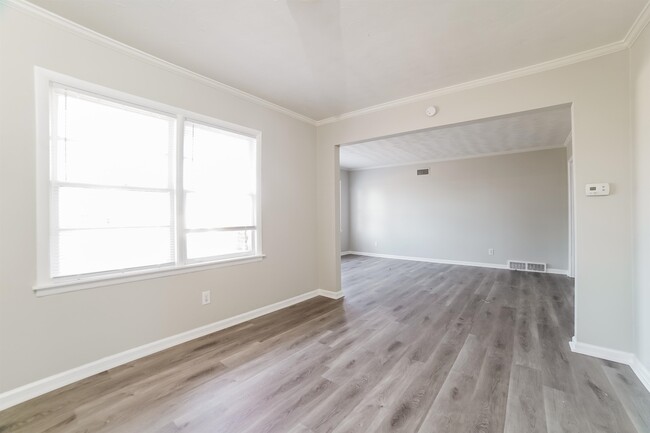 Foto del edificio - 3714 Bedford Ln