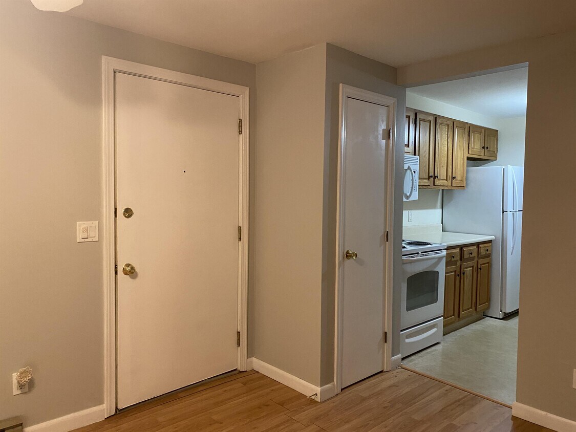 27 Ernest Ave, Exeter, NH 03833 Townhome Rentals in Exeter NH