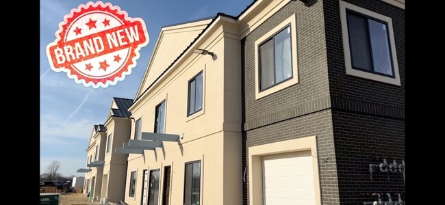 Building Photo - Grand Summit