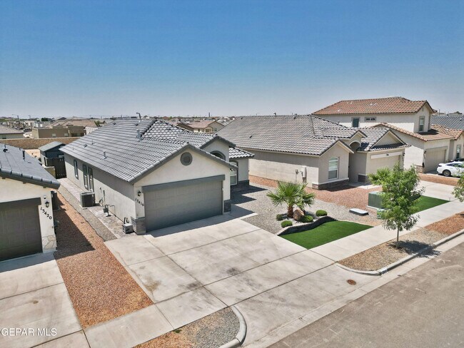 Foto del edificio - 13416 Cinderford Ave