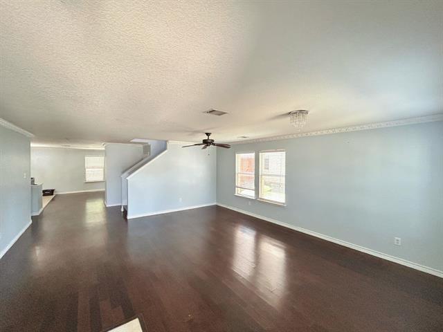 Foto del edificio - 8008 Hidden Oaks Dr