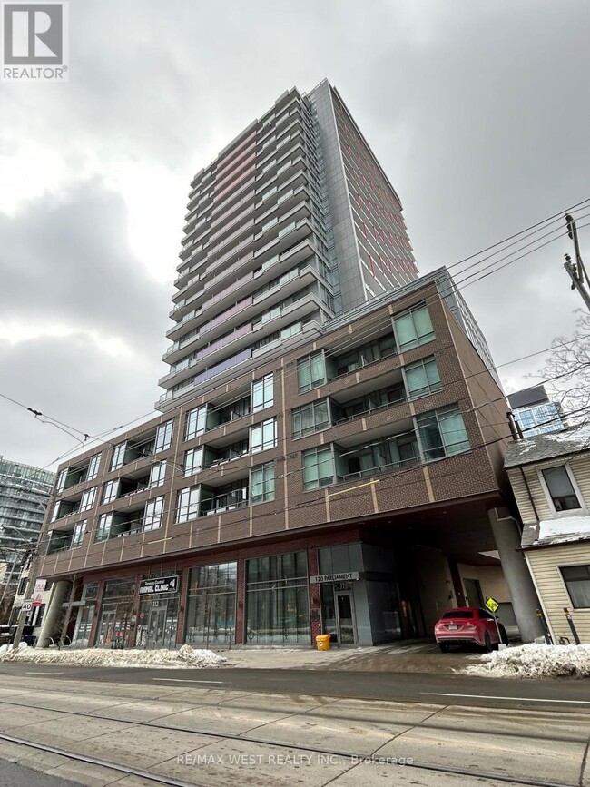 Building Photo - 120 Parliament St