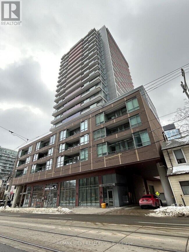 Building Photo - 120 Parliament St