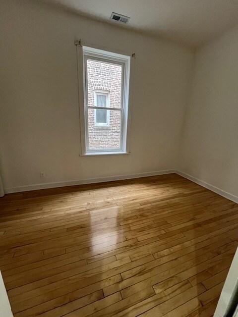 Foto del edificio - 820 N Leavitt St