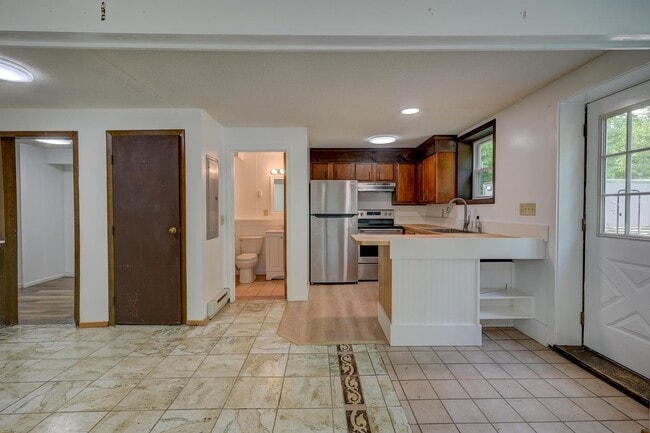Building Photo - 12 Emery Ln