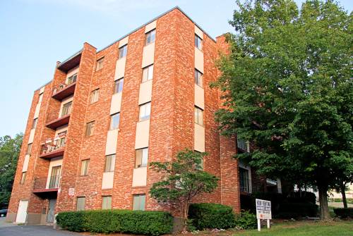 Building Photo - Newbury Avenue