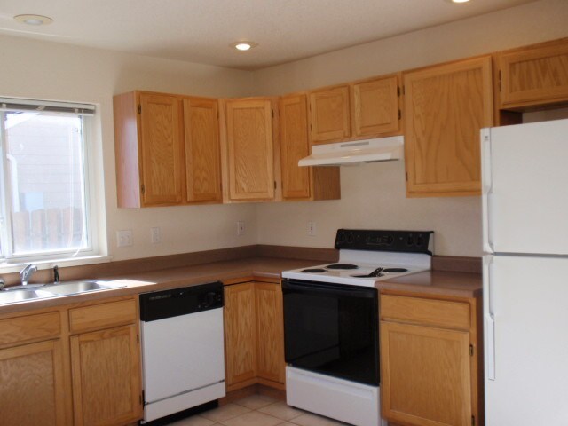 Foto del edificio - 1546 Columbine Village Dr