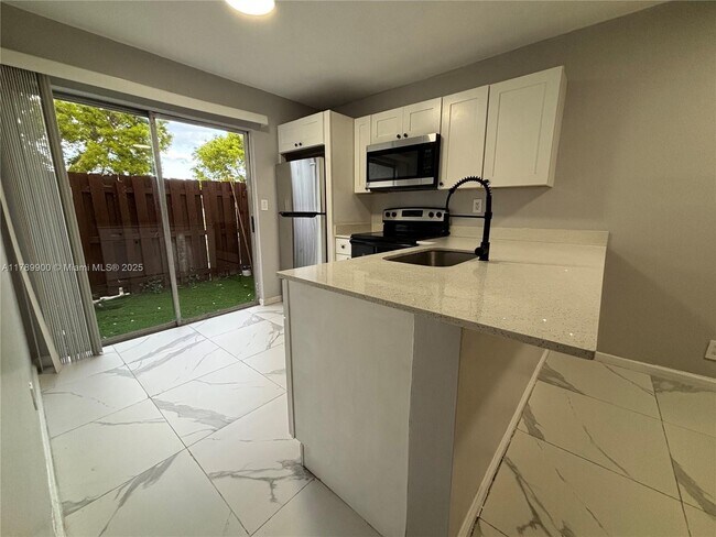 Foto del edificio - 3203 NW 5th Terrace