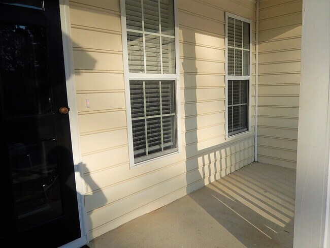 Building Photo - 1215 Delham Rd