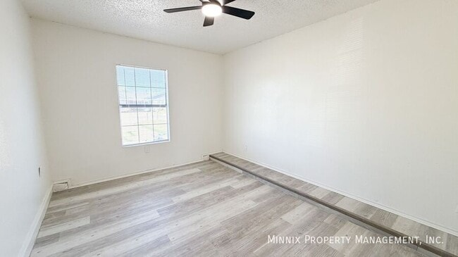 Building Photo - 4615 Grinnell St