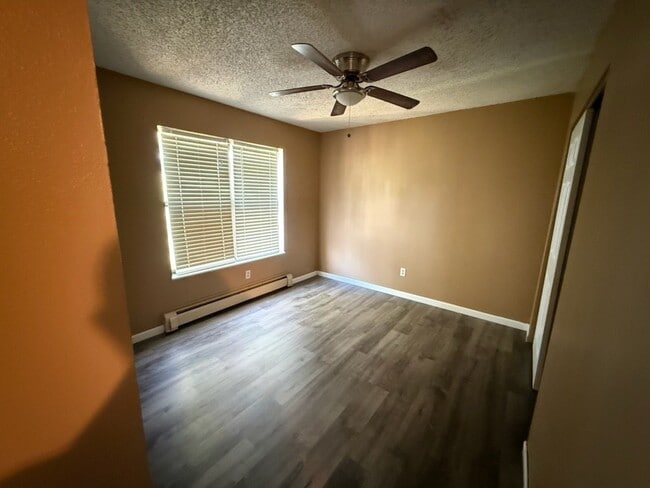 Foto del edificio - 198 Aspenglow Blvd