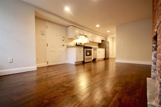 View towards kitchen - 156 6th St