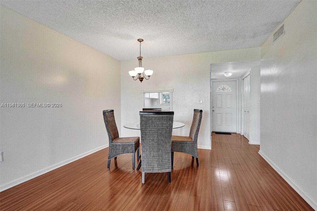 Building Photo - 8021 Sunrise Lakes Dr N