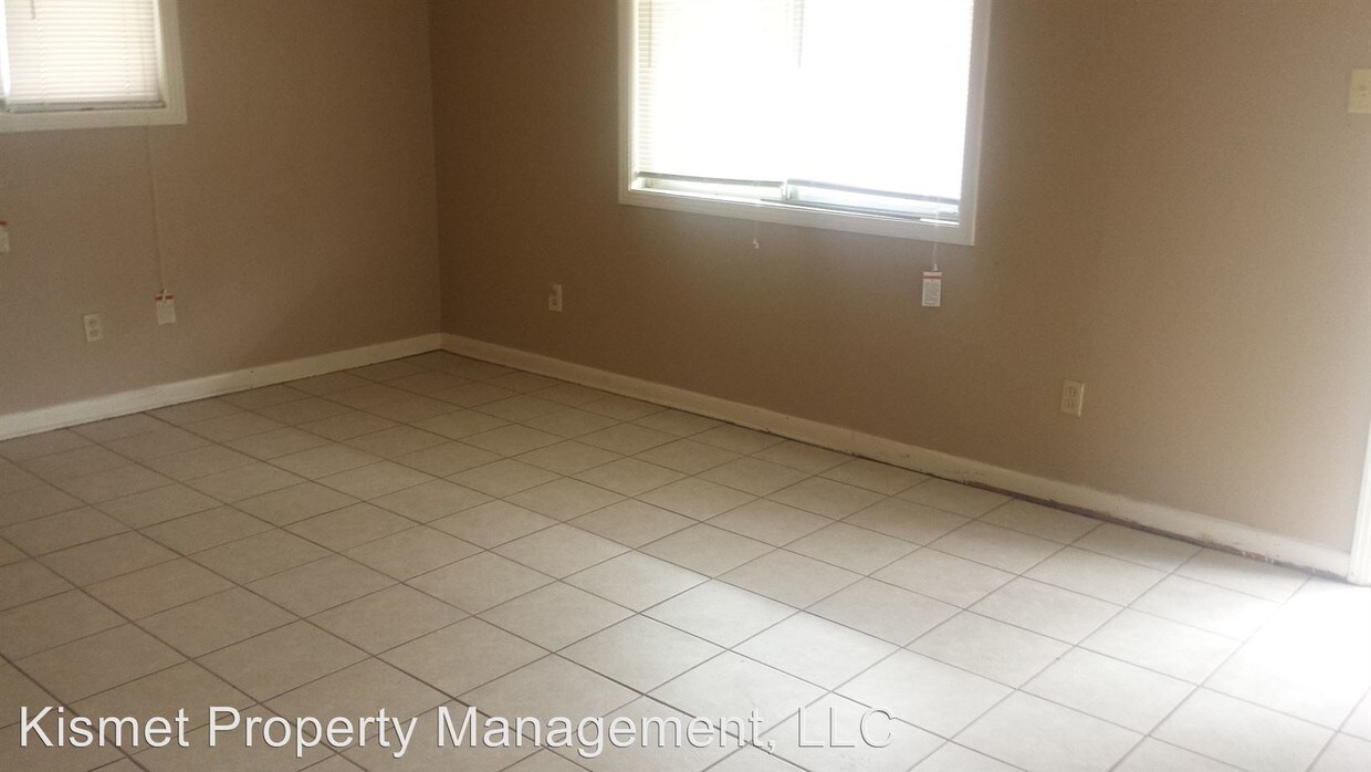 Foto del edificio - 4880 Teal Ave