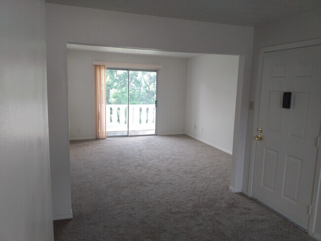 Foto del edificio - 8047 Pippin Rd
