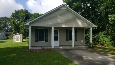 Building Photo - 801 Paxton St