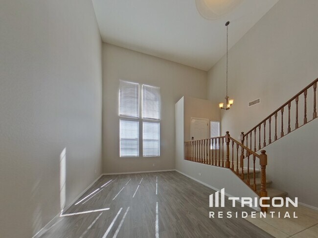 Foto del edificio - 41272 W Laramie Rd