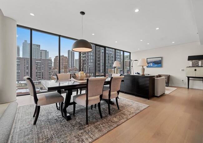 Building Photo - 366 W Superior St