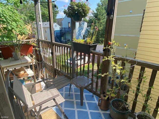 Building Photo - 2 br, 1 bath House - 132 Cherry St Apt 2