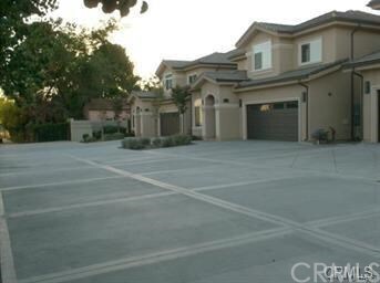 Foto del edificio - 469 Yorbita Rd