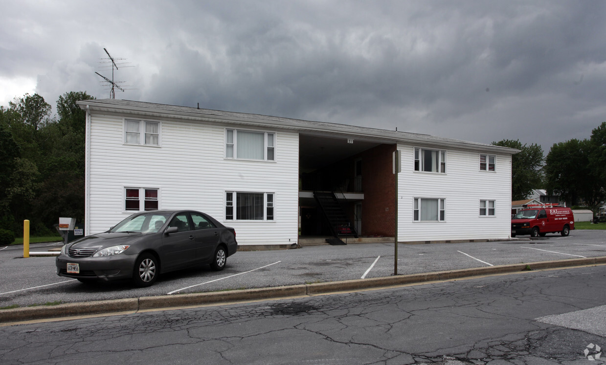 Building Photo - Howard Street Apartments