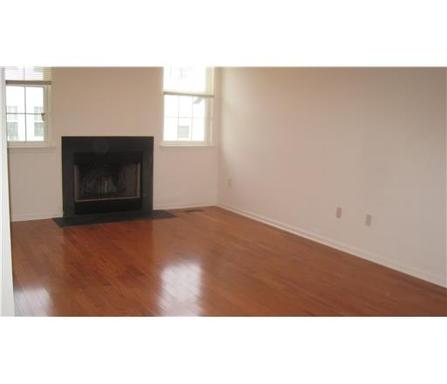 Building Photo - 210 Alder Ct