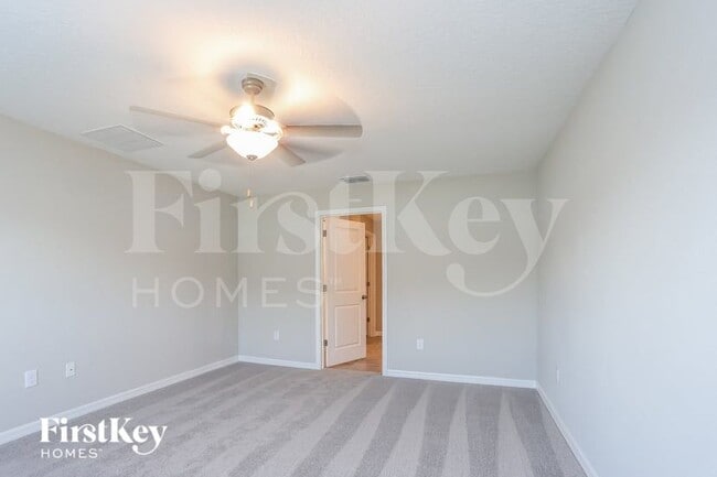 Building Photo - 5001 White Chicory Dr