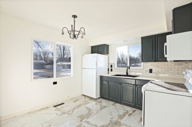 Foto del edificio - 2118-2118 Avalon Cir