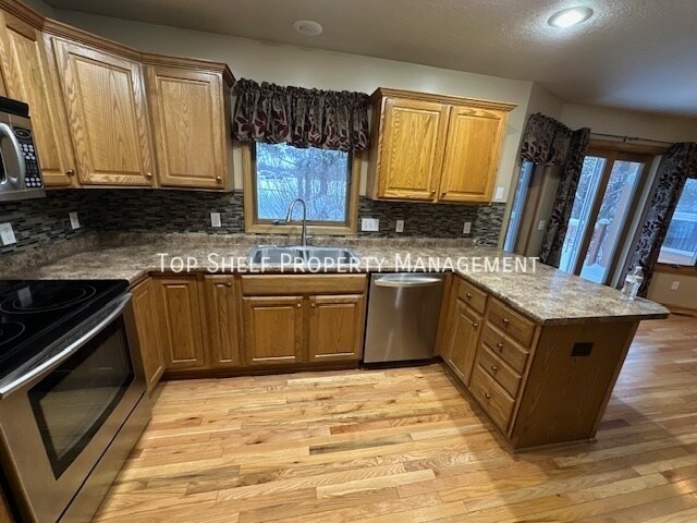 Primary Photo - 737 E 23rd St N