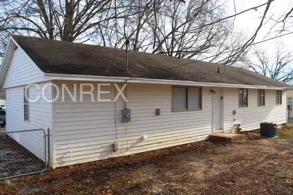 Building Photo - 809 Hellams St