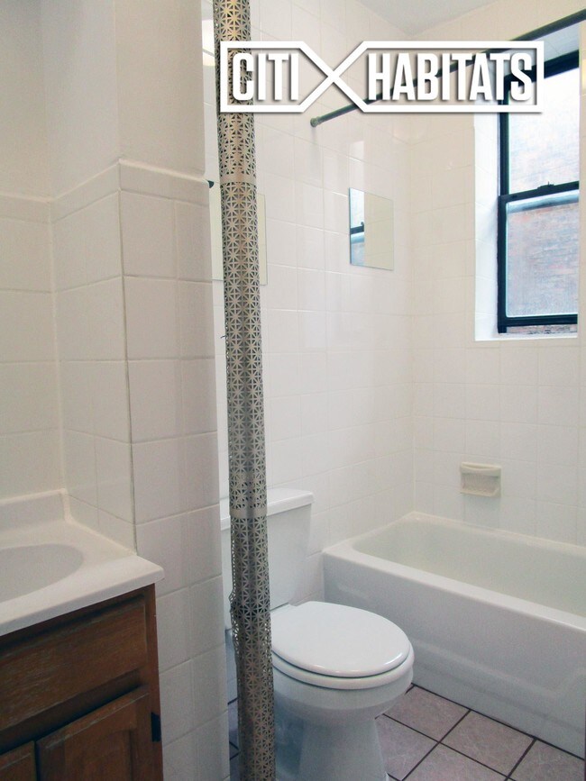 Building Photo - 228 Metropolitan Ave