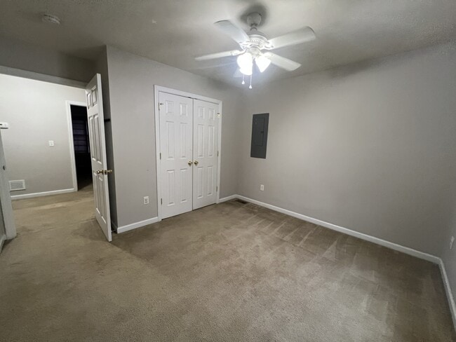 Building Photo - 122 Spence St