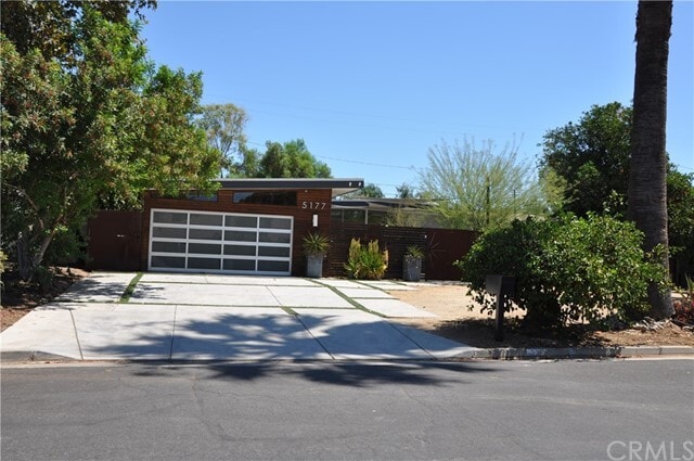 Foto principal - 5177 Carlingford Ave