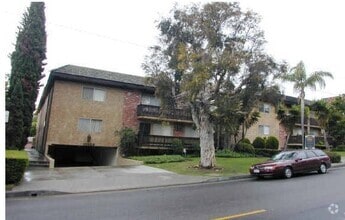 Building Photo - 10908 Rose Ave