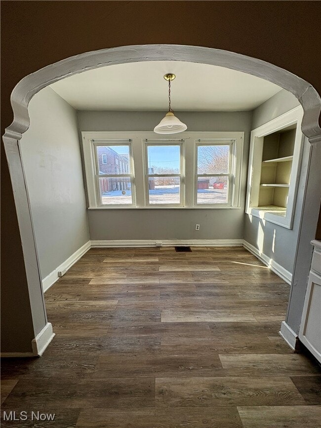 Building Photo - 16 N Richview Ave