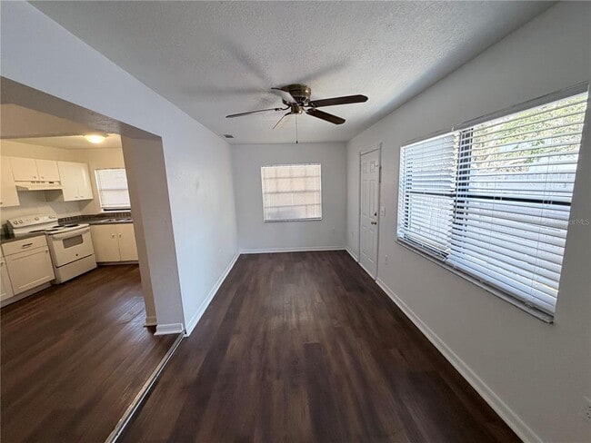 Foto del edificio - 2240 Jungle St