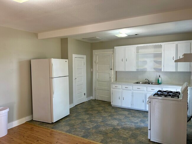 Building Photo - 603 N Brazos St