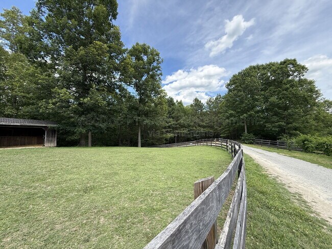 Building Photo - 17493 American Way
