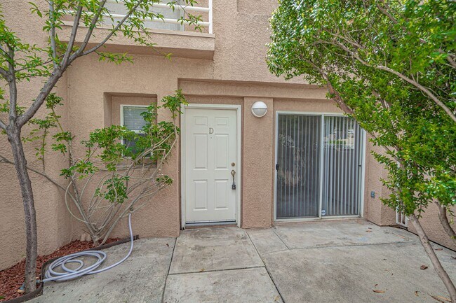 Foto del edificio - Palisades 3 Bedroom Townhome for Rent in Stevenson Ranch!
