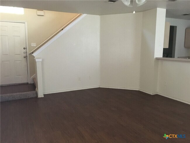 Foto del edificio - 910 Sagewood Trail