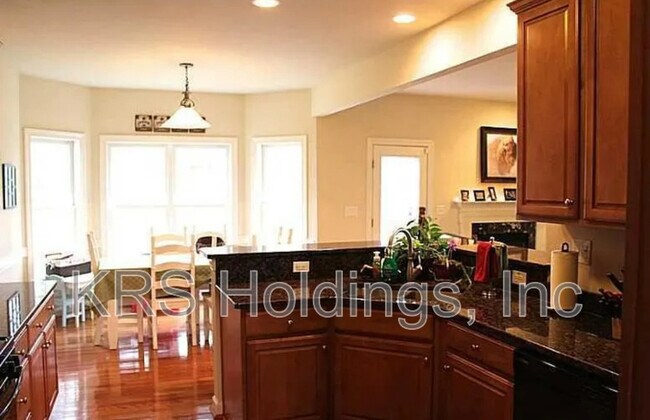 Foto del edificio - 13302 Beacon Hill Way